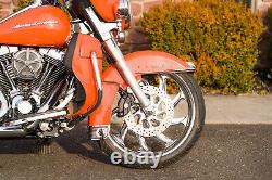 2010 Harley-Davidson Touring Ultra Classic FLHTCU Big Wheel Bagger 5,381Mi