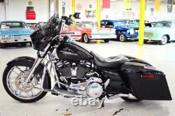 2017 Harley-Davidson Street Glide Bagger