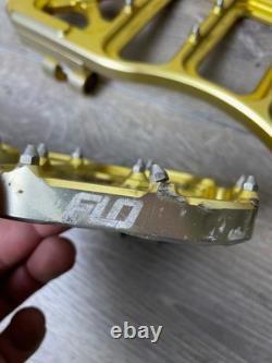FLO Motorsports V5 Bagger Touring Floorboards Harley Davidson Gold DAMAGED