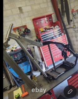 Harley Davidson Touring 17-25 M8 34 Lay Frame Bagger