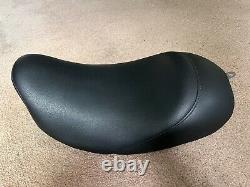 Harley seat Street Glide Road Glide touring bagger Road King FLH