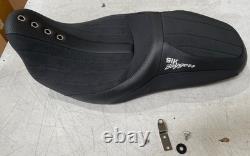 OS&D Advanblack Sik Baggers Black Stitching Seat for'09-'23 HD Touring